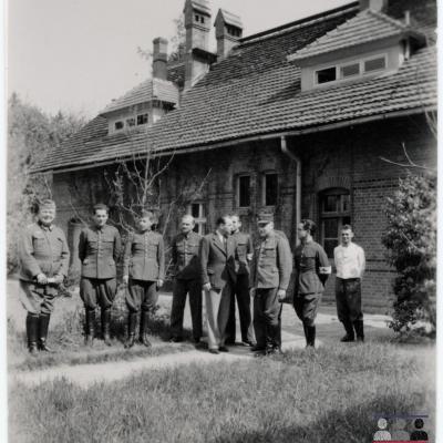 ©ICRC/1940.07.30/War 1939-1945. Schubin. Stalag XXI B, prisoners of war camp. Visit of the delegate ICRC Dr. Marti/ICRC Photo Library V-P-HIST-01724-06