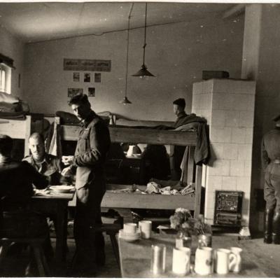 ©ICRC/ 1942.09.25/War 1939-1945. Schubin. Oflag XXI B, prisoners of war camp. RAF officers dormitory/ICRC Photo Library V-P-HIST-01589-07